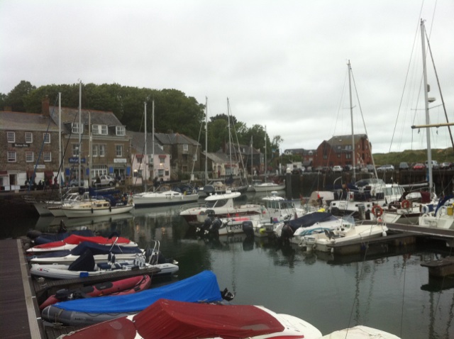 Après Falmouth, train et bus, visite de l'estuaire et du petit port de Podstow sur la mer d'Irlande