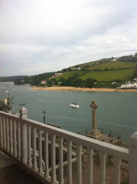 Mouillage devant la terrasse du Salcombe Yacht Club à ne pas manquer